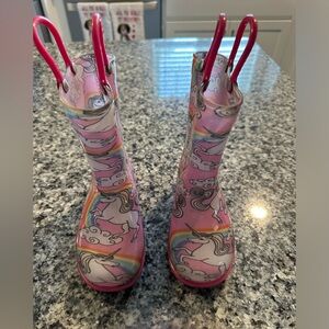 Storm Kidz Rain Boots Girls UNICORN Print Size 9... worn a handful of times.